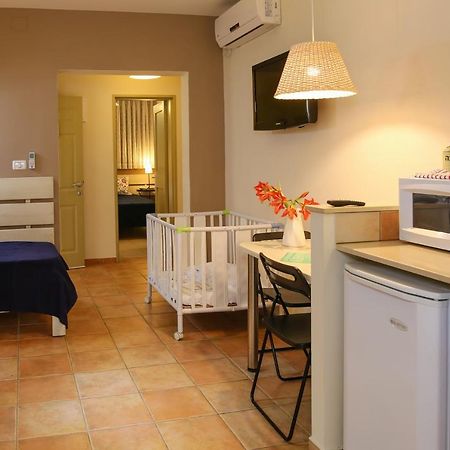Shaar Hagolan Kibbutz Country Lodging Екстериор снимка