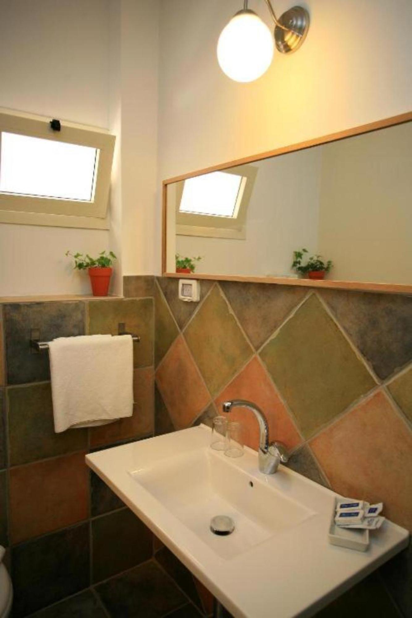 Shaar Hagolan Kibbutz Country Lodging Екстериор снимка