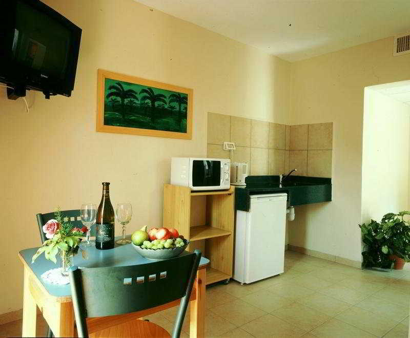 Shaar Hagolan Kibbutz Country Lodging Екстериор снимка