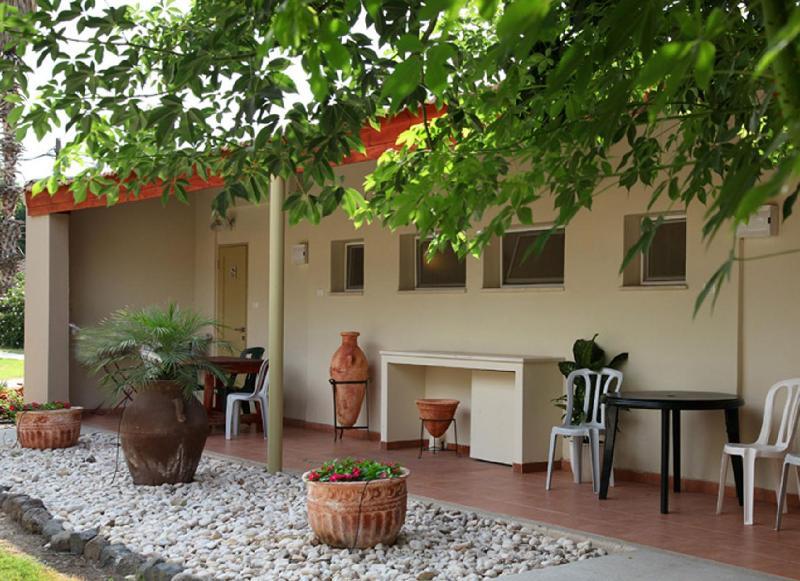Shaar Hagolan Kibbutz Country Lodging Екстериор снимка